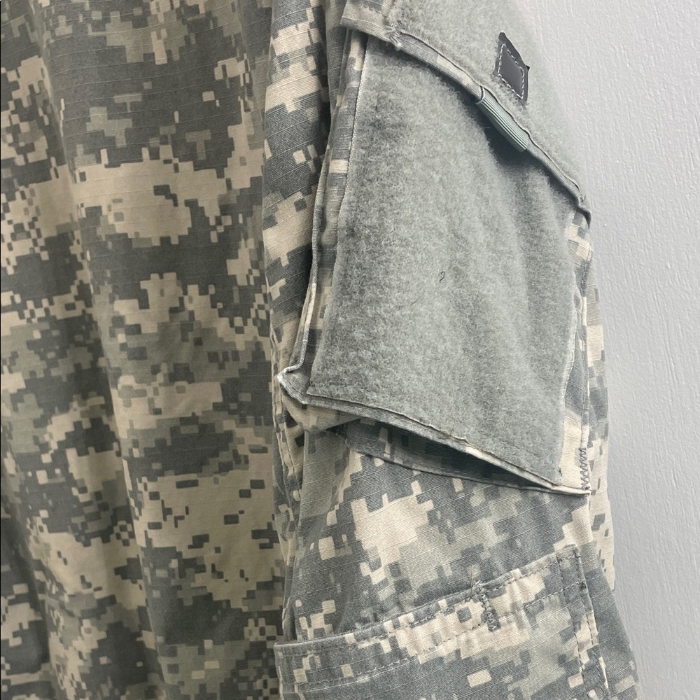 Men's Camouflage Jacket - Picture 5 of 11